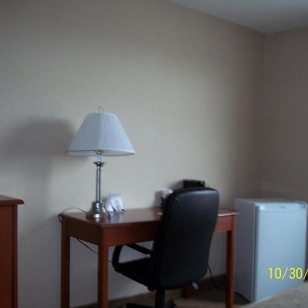 Days Inn By Wyndham Moose Jaw Buitenkant foto