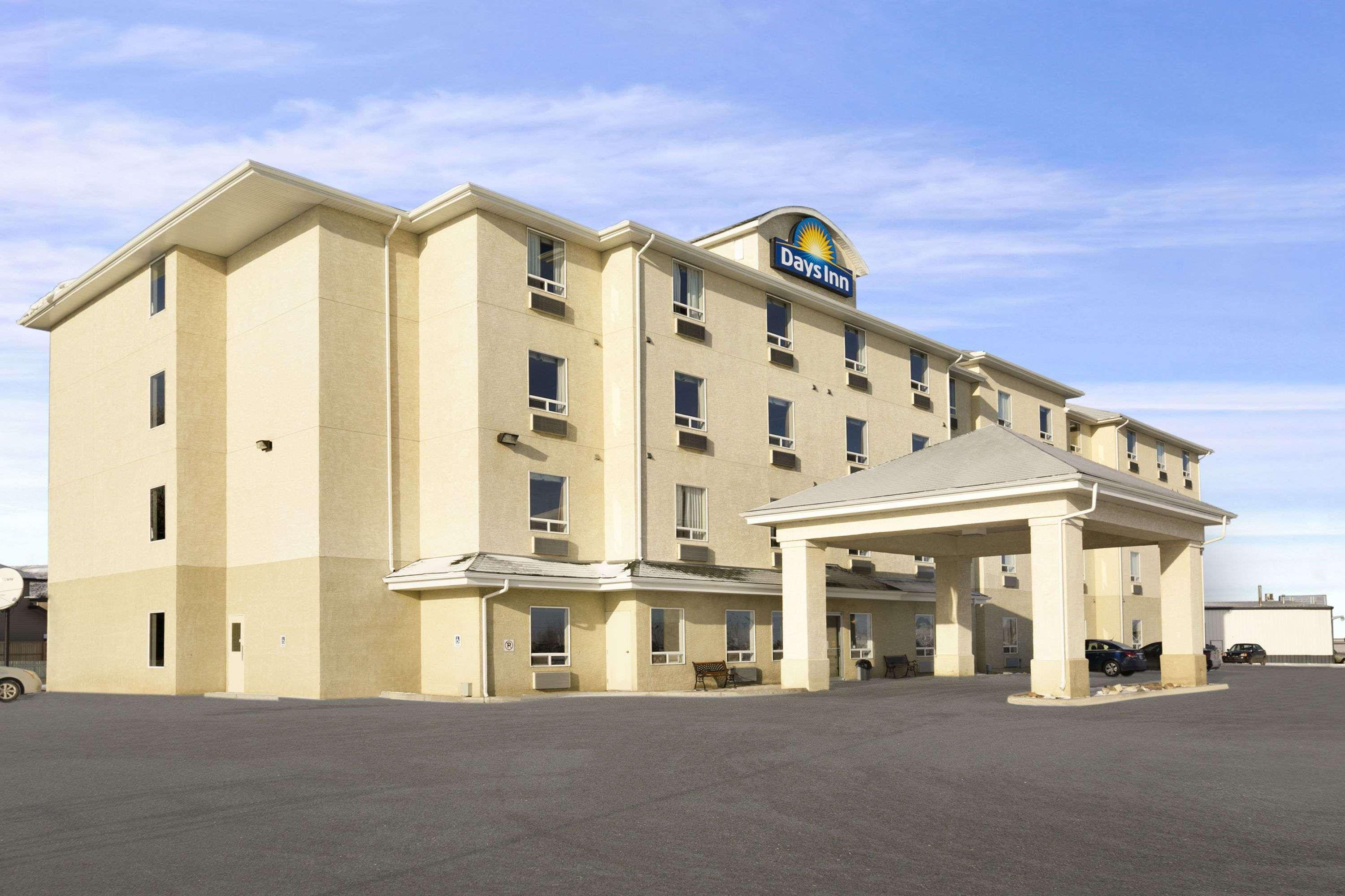 Days Inn By Wyndham Moose Jaw Buitenkant foto