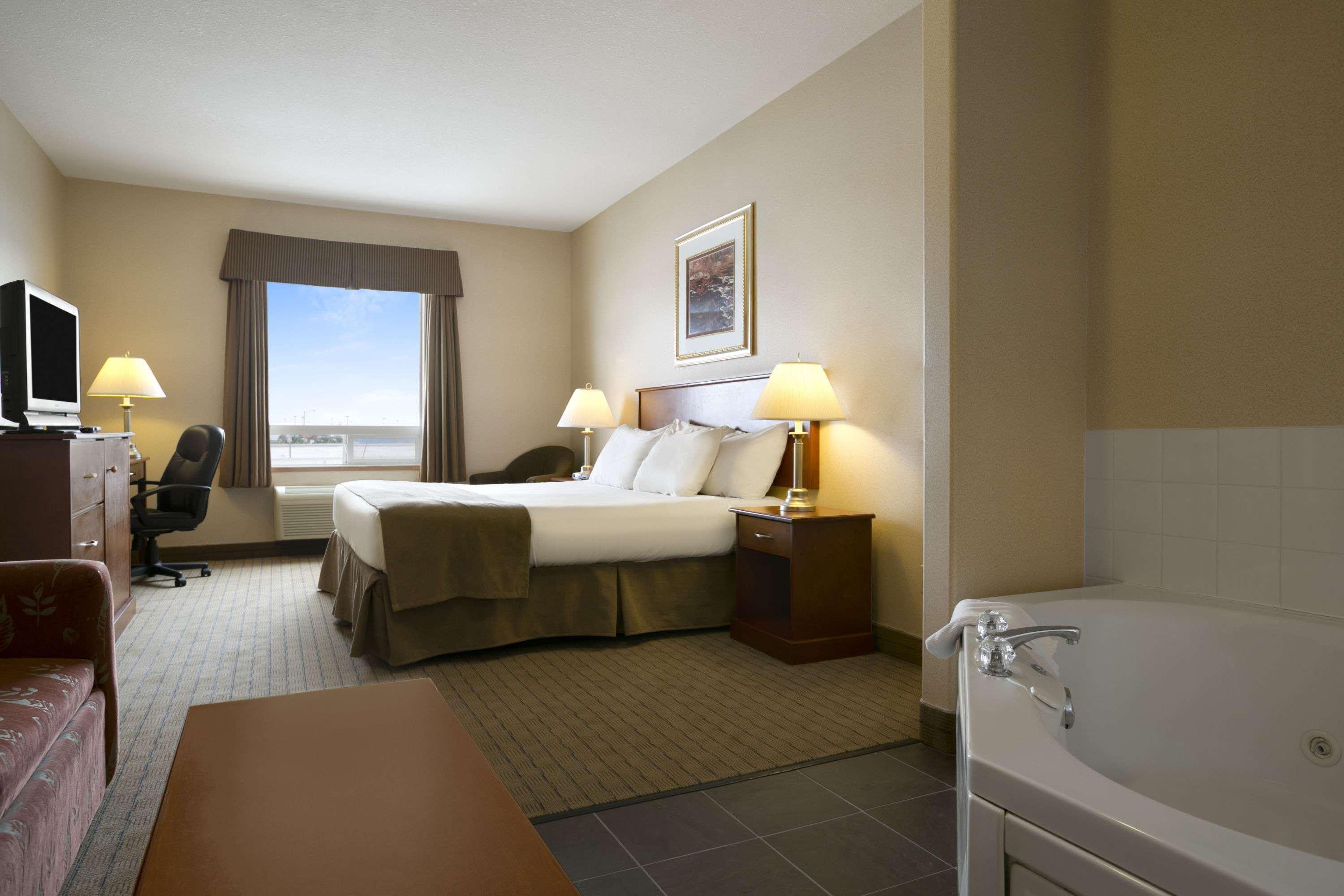 Days Inn By Wyndham Moose Jaw Buitenkant foto