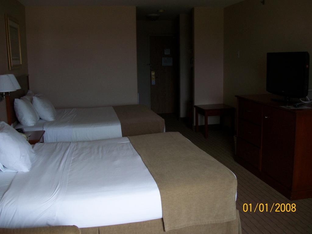 Days Inn By Wyndham Moose Jaw Buitenkant foto