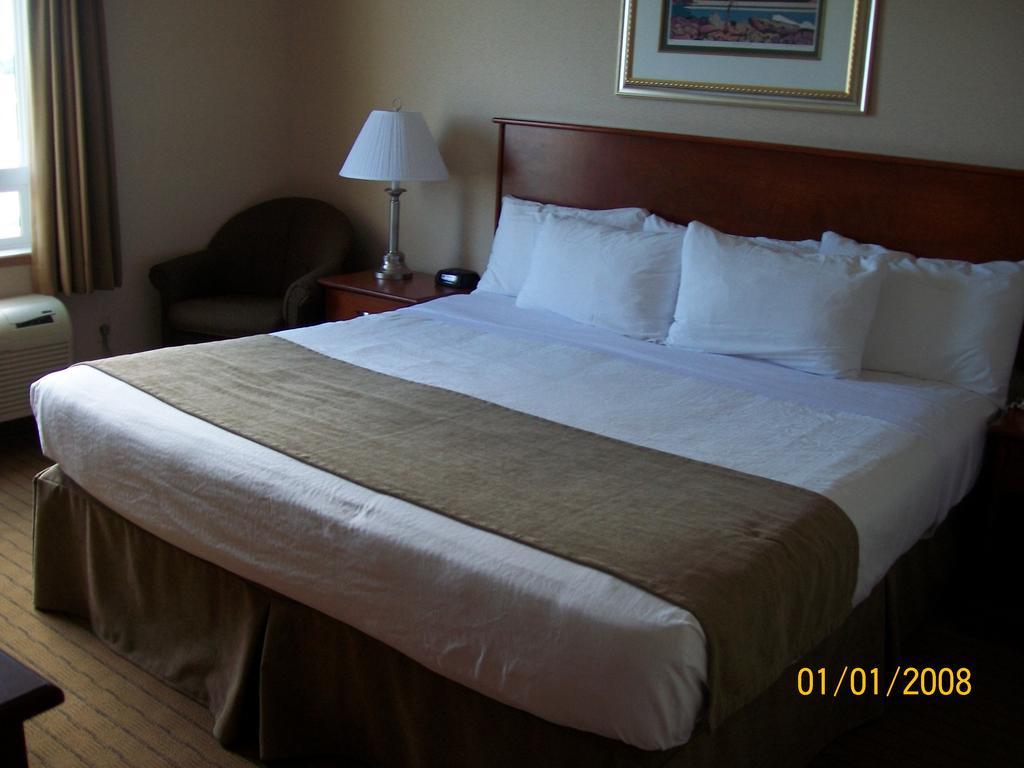 Days Inn By Wyndham Moose Jaw Buitenkant foto