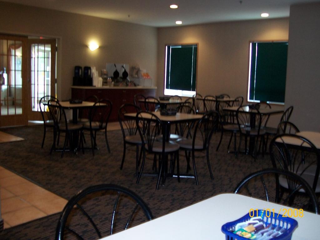 Days Inn By Wyndham Moose Jaw Buitenkant foto